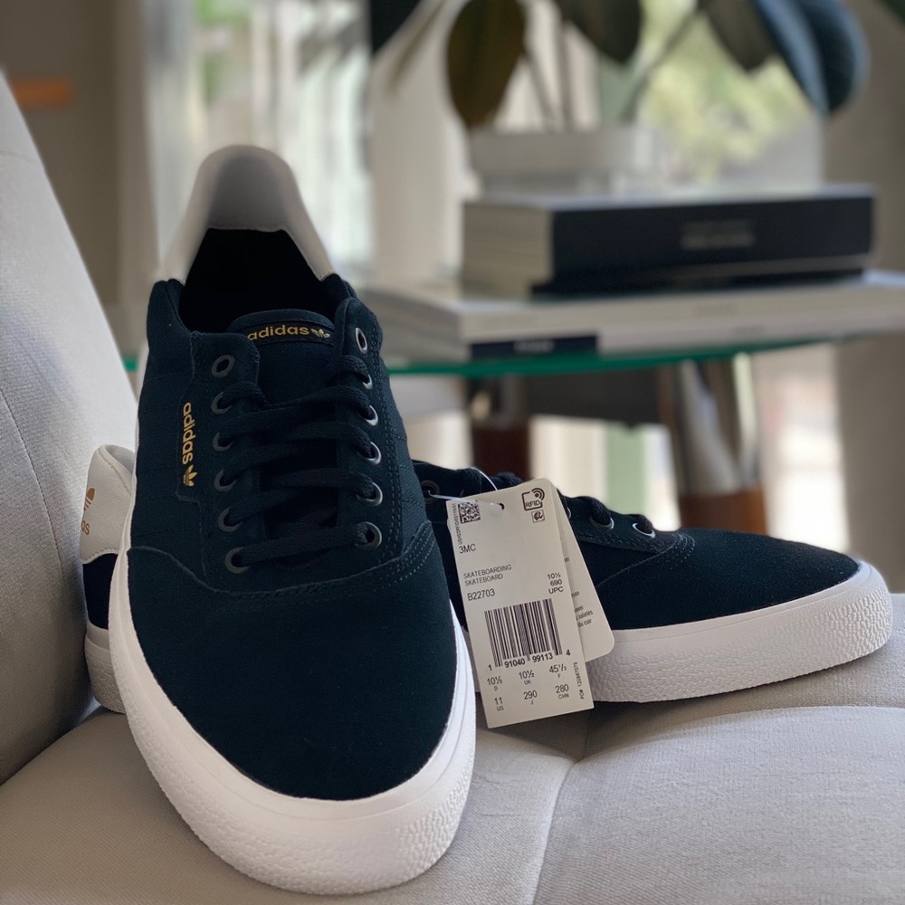 *SOLD ELSEWHERE* Adidas Sneakers *NWT*